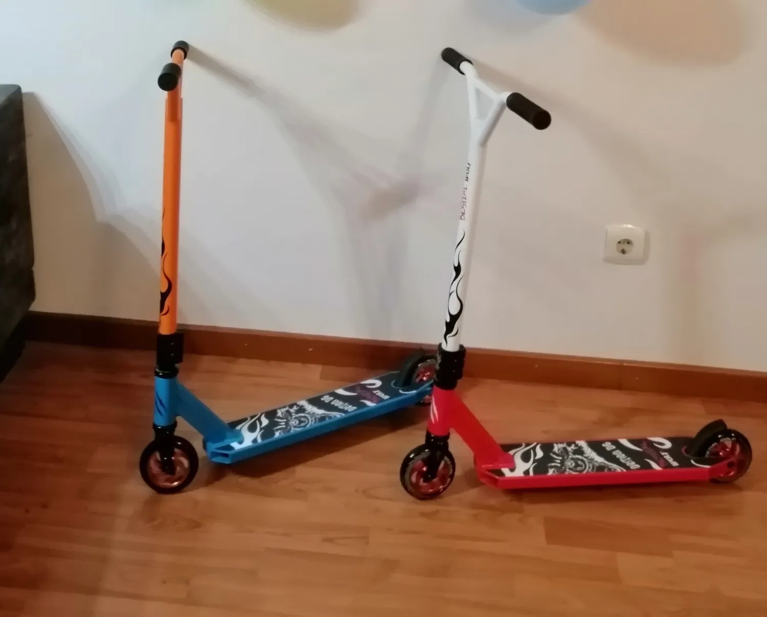 Bestial Wolf Demon D6 monopattino freestyle rosso 110mm