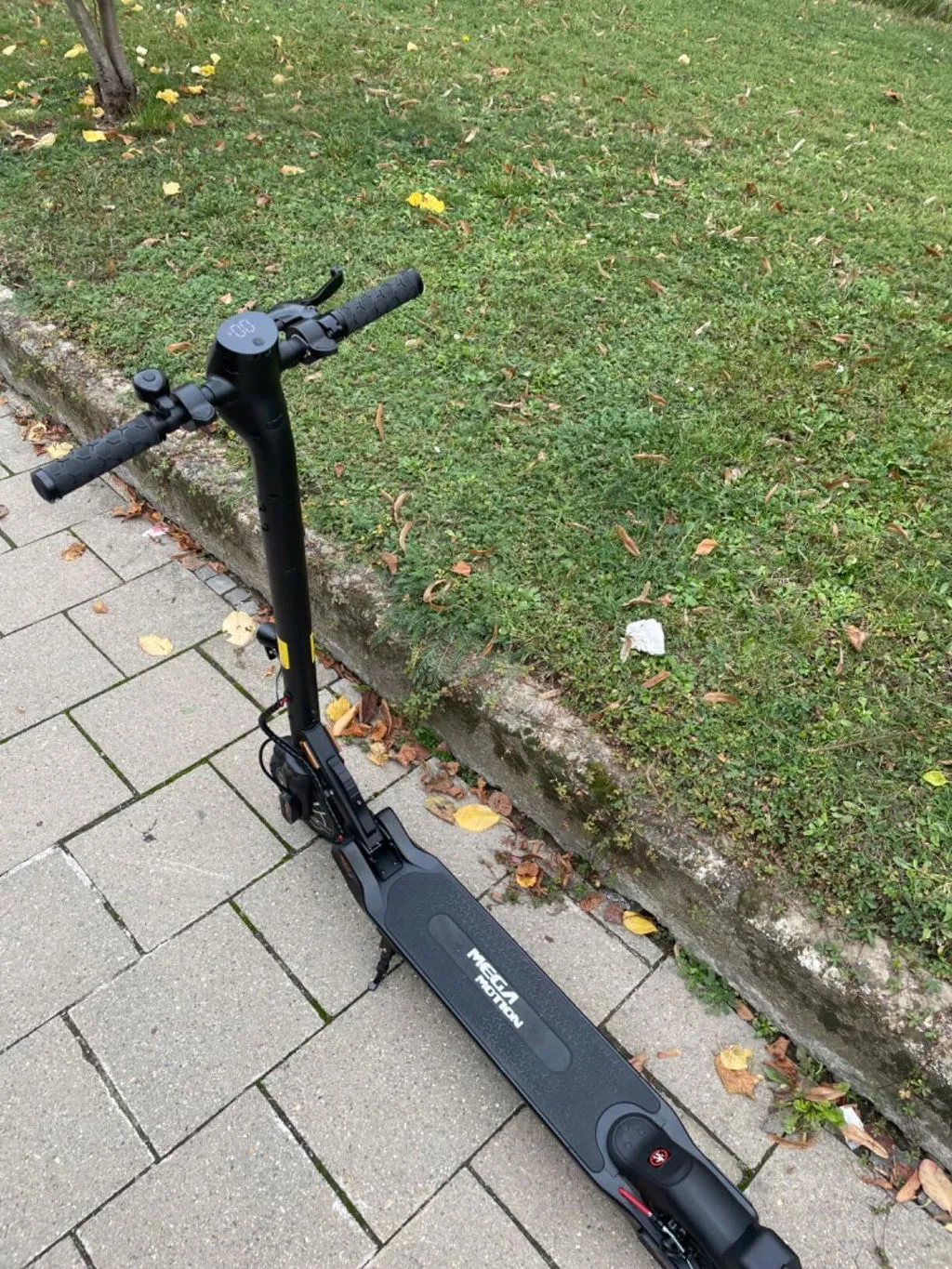MEGA MOTION ME5 monopattino elettrico 350W 25 km IE