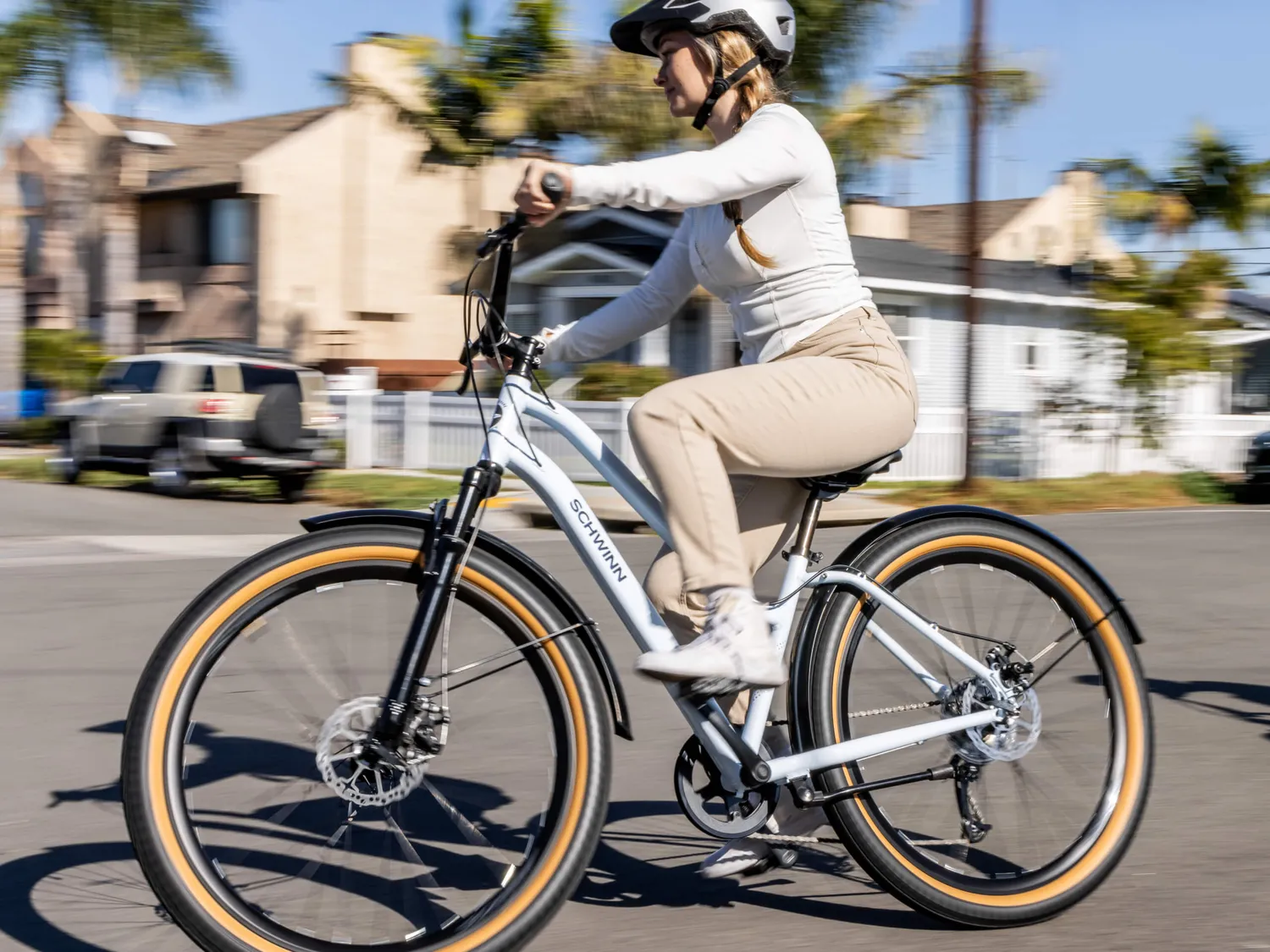 Schwinn Vega CE Low-Step bici ibrida bianca 27,5"