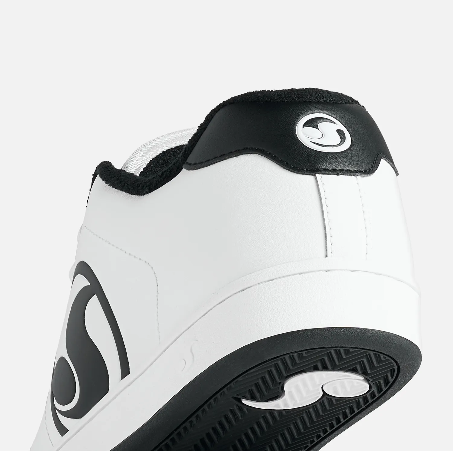 DVS Revival scarpe skate white black lace-to-toe