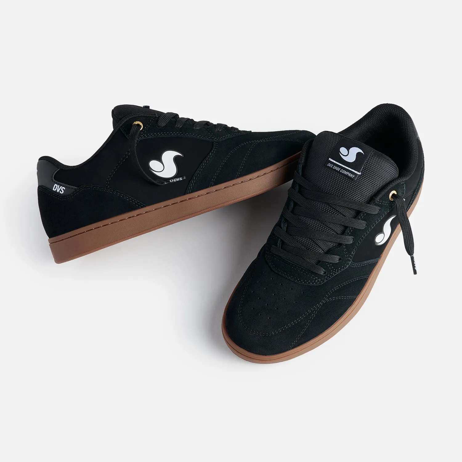 DVS Core 95 scarpe skate nero bianco gum suede