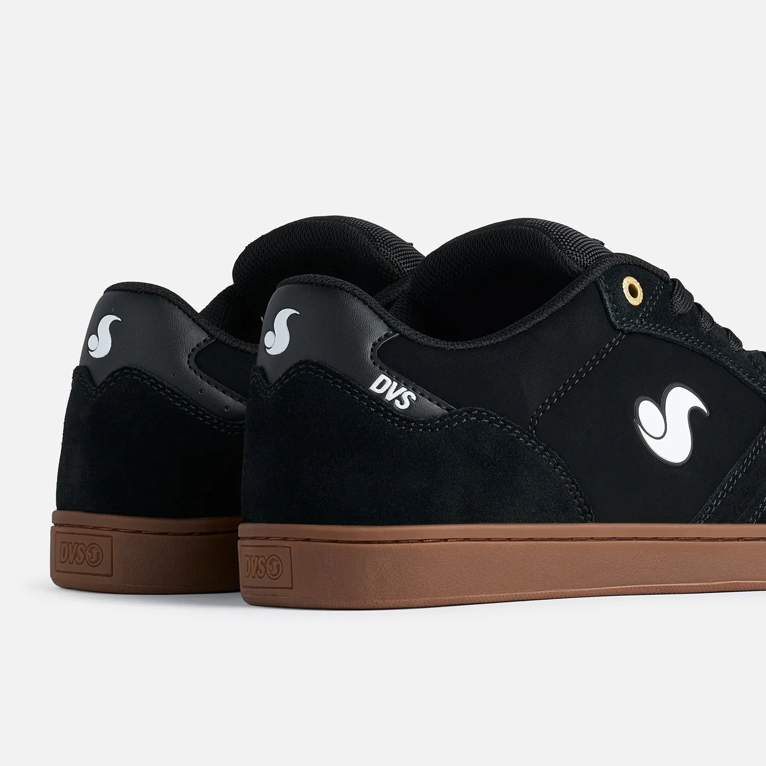DVS Core 95 scarpe skate nero bianco gum suede